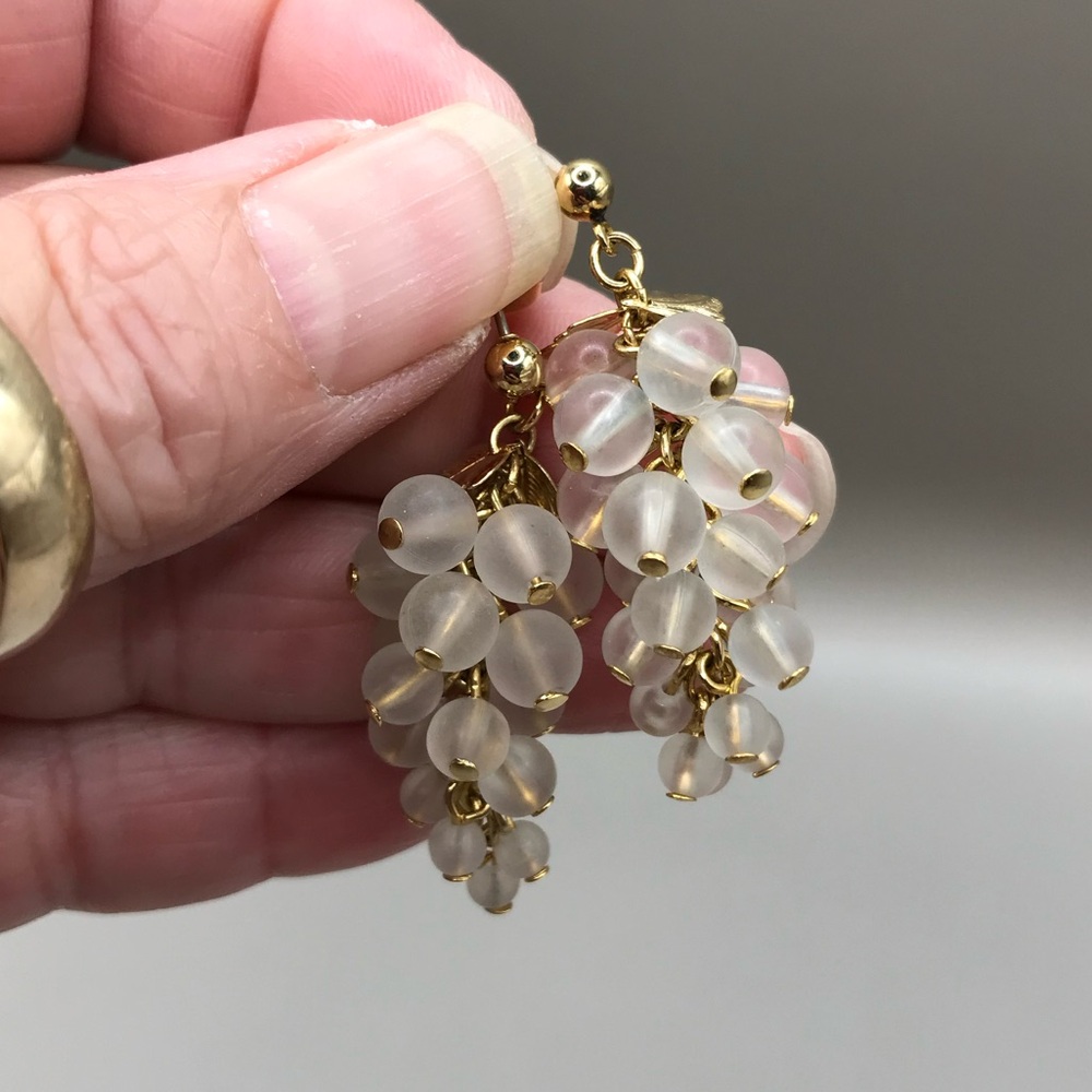 Vintage Avon Gold-Tone & Frosted White Grapes Drop Earrings - Picture 7 of 7